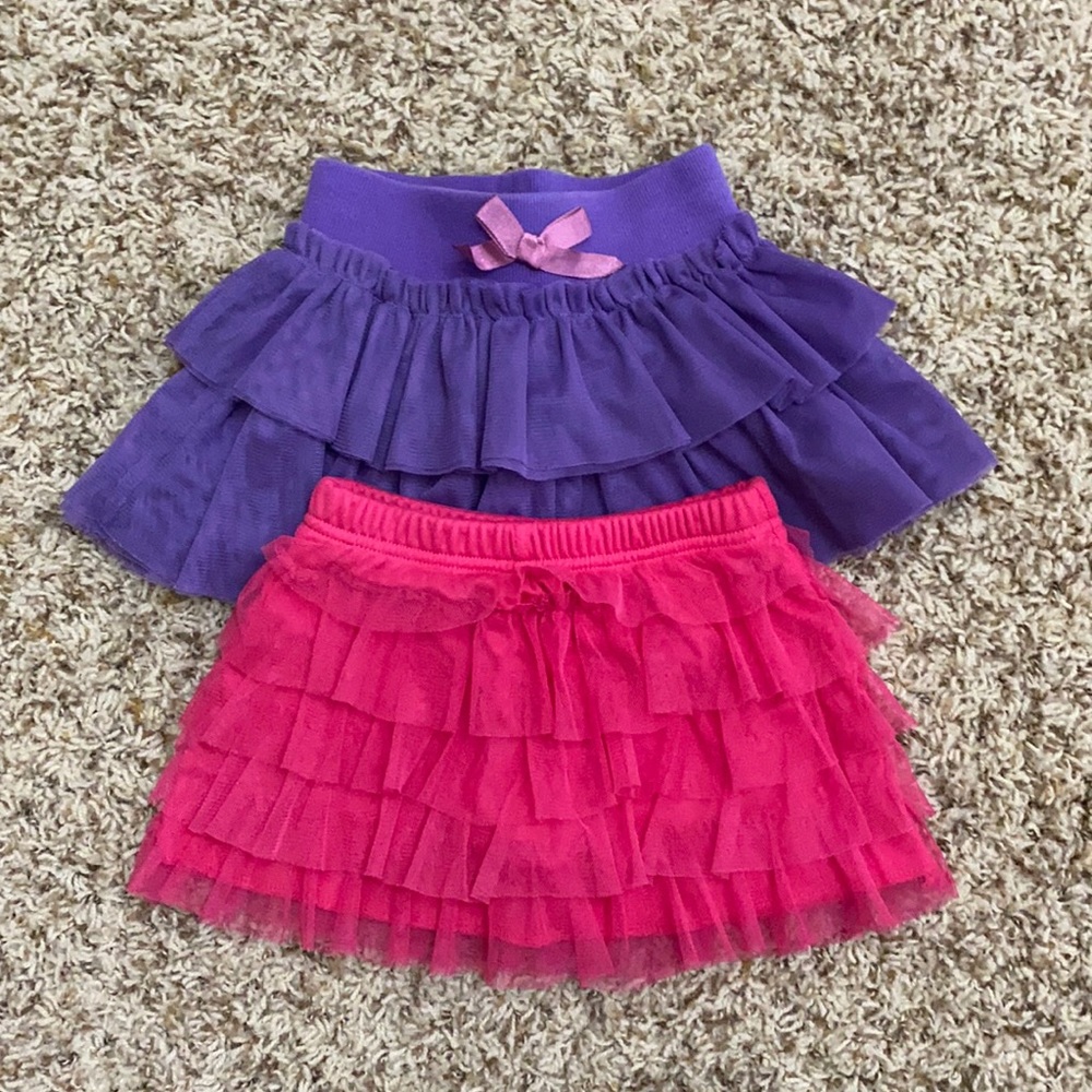 Lot of 2 frilly skirts